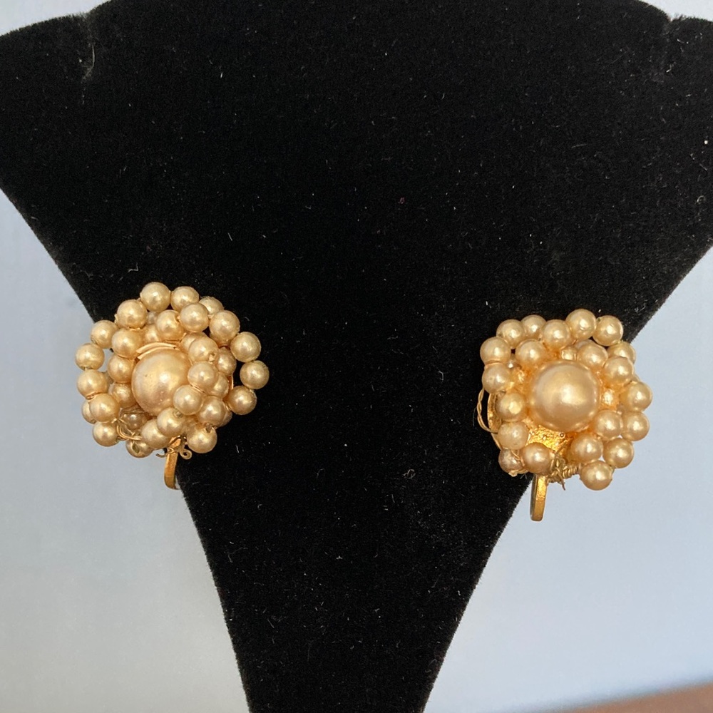 Elegant Vintage Gold Tone Faux Pearl Cluster Screw Back Earrings